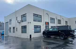 Convenient Warehouse /Office Unit
