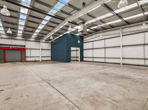 Large format commercial space with parking