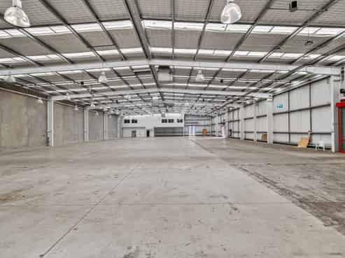 Large format commercial space with parking