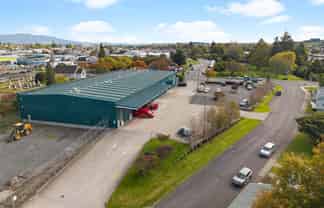 Large format commercial space with parking