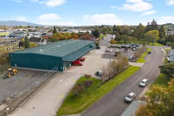 Large format commercial space with parking