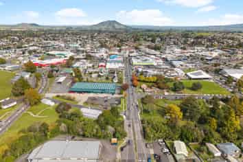 Large format commercial space with parking