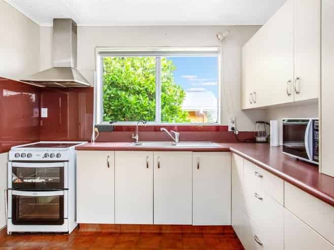 88 Arahura Crescent, Waitangirua
