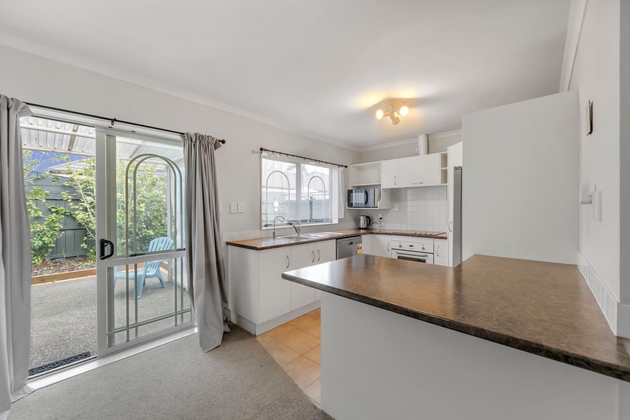 FREEHOLD: First Home /Downsize / Investment - Fler