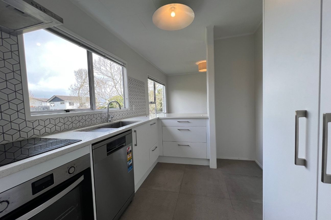 Modern Family Home in Prime Location with All the Perks! - Bild 3