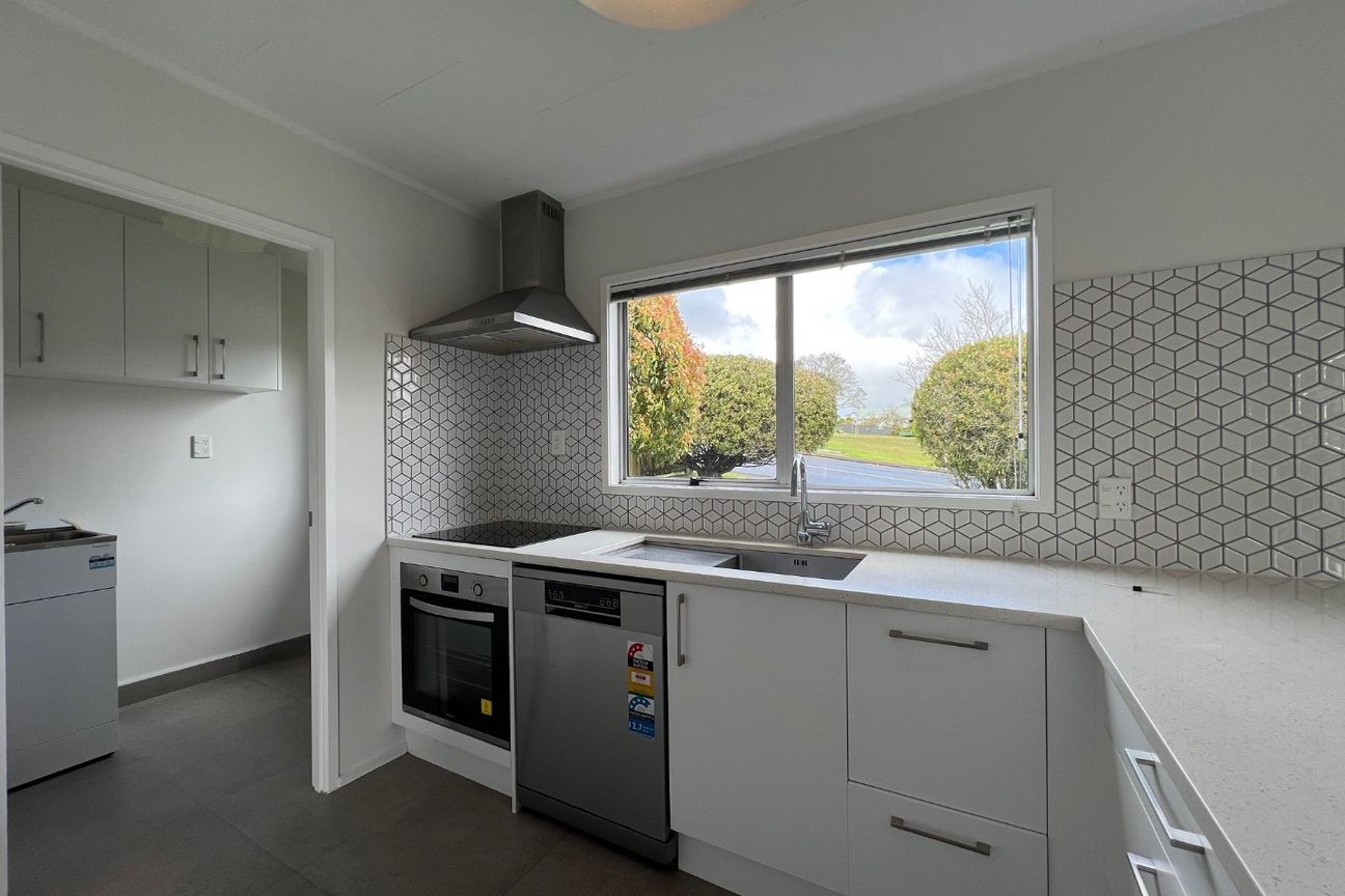 Modern Family Home in Prime Location with All the Perks! - Bild 2