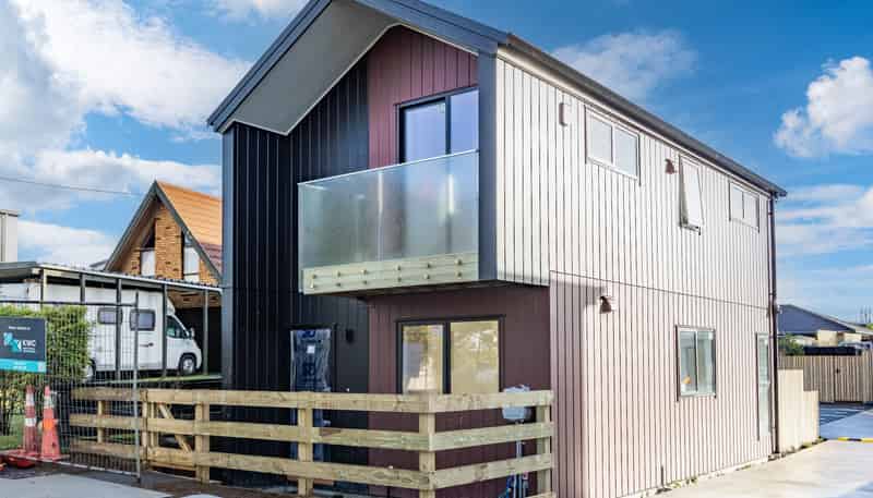 2/360 Main Road, Huapai