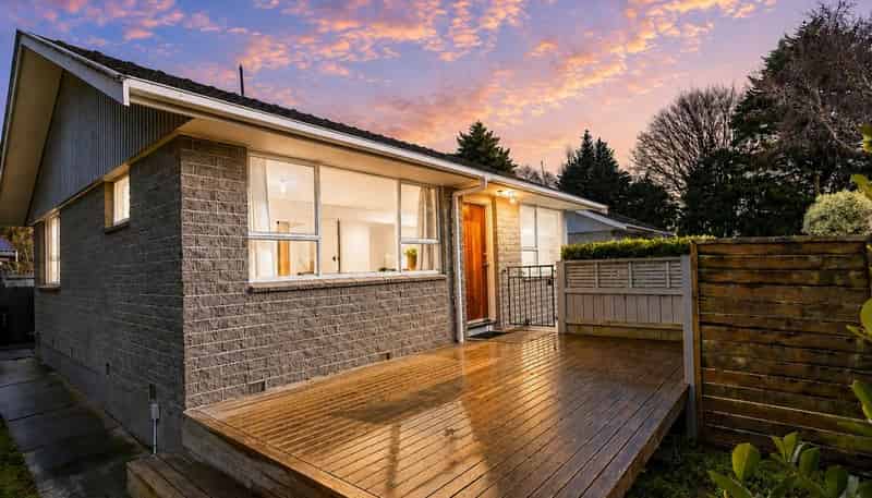 96B Crofton Road, Harewood