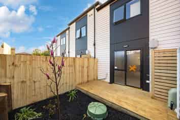4/360 Main Road, Huapai