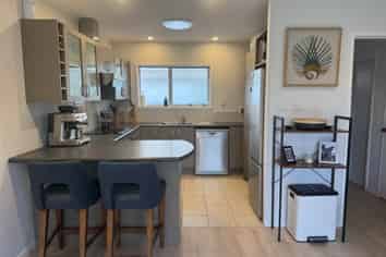 1/957A Beach Road, Torbay