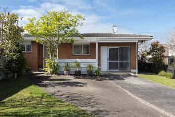 1/957A Beach Road, Torbay