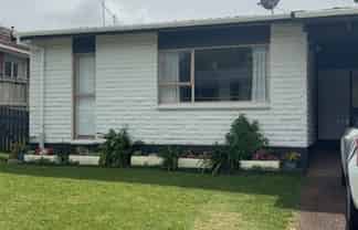 2/31 Sandiacre Way, Browns Bay