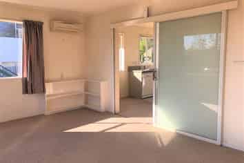 1/16 Cobham Crescent, Stoke