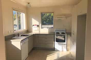 1/16 Cobham Crescent, Stoke
