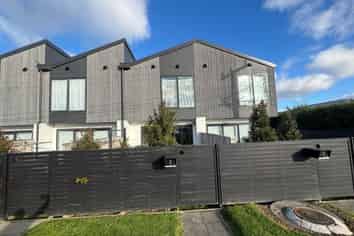 2/12 Tawa Road, Te Atatu Peninsula