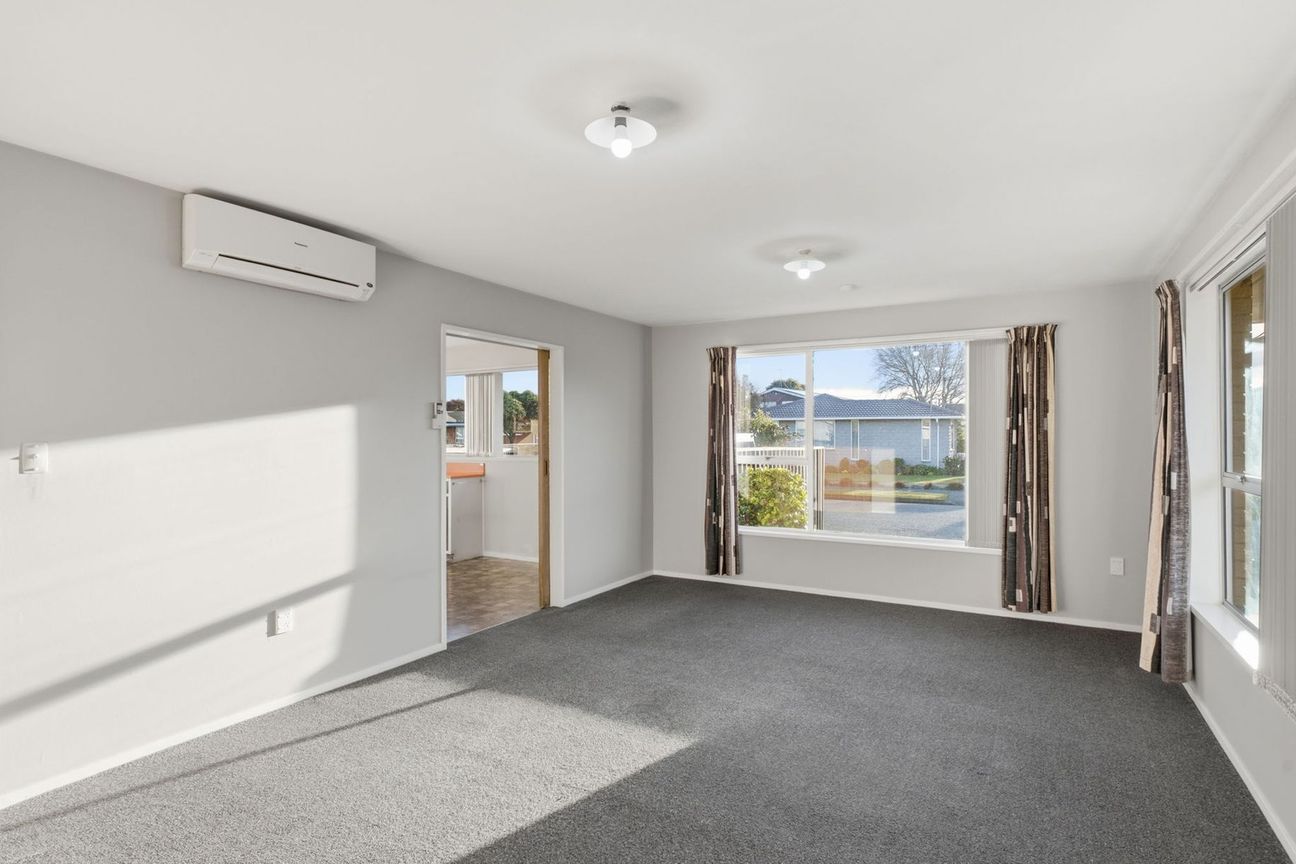 Solidly Built, Generously Proportioned & Priced! - Bild 6