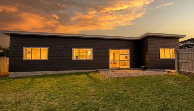 7 Farwood Drive, Henderson