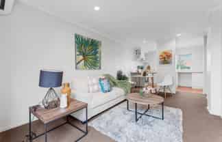 6/49 Henderson Valley Road, Henderson