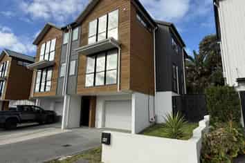 46  Seafarer Crescent, Stanmore Bay