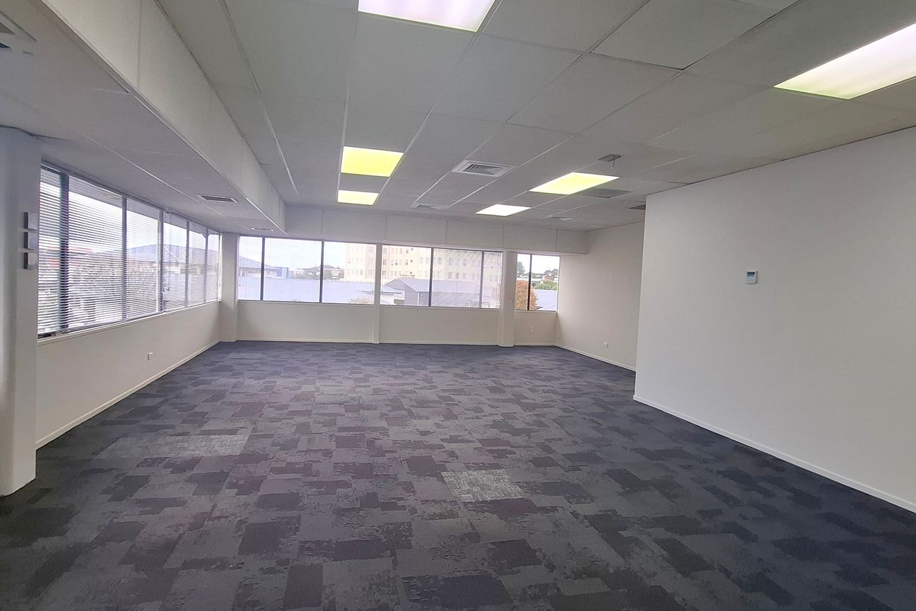 LINCOLN MANOR OFFICE SUITE - Vista 3