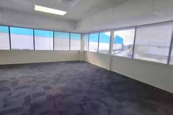 LINCOLN MANOR OFFICE SUITE