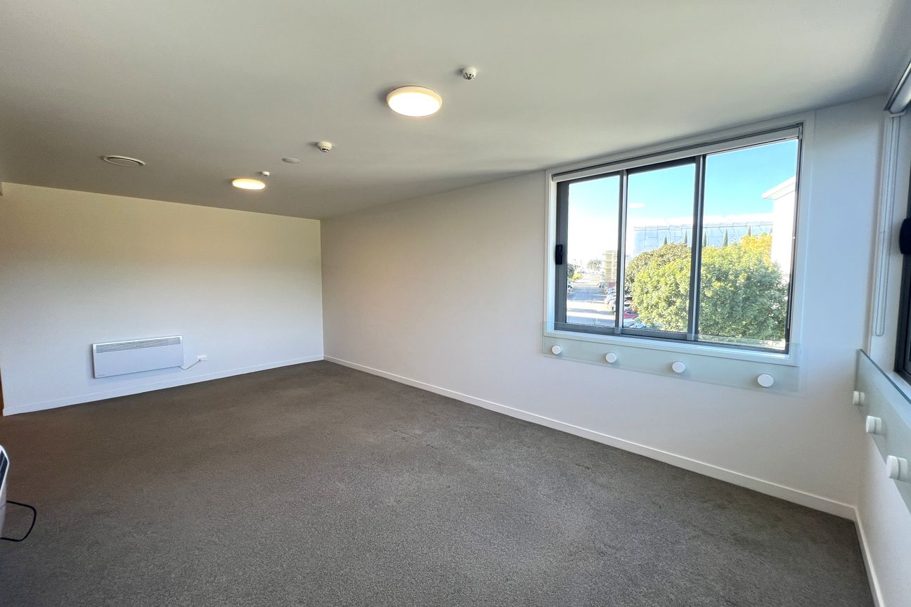 Tidy 3 bedroom apartment with 2 car parks - Widok 2