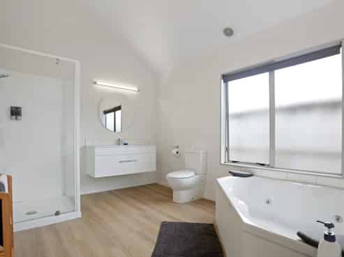 Whangamata Coastal Lifestyle Delight