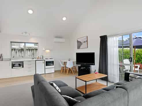Whangamata Coastal Lifestyle Delight