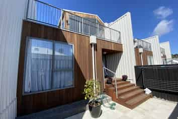 2/79 Beachville Road, Redcliffs
