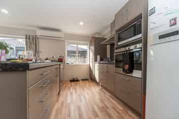10 Greenstone Grove, Upper Hutt
