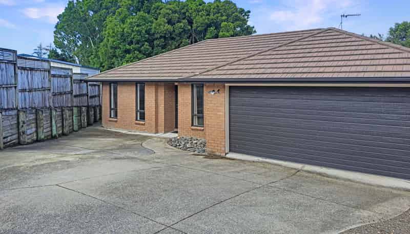 13A Highlight Parade, Te Atatu South