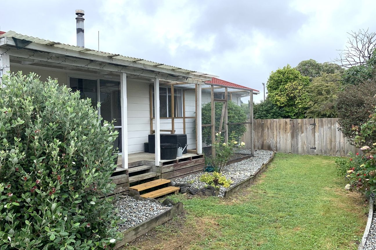 Sunny 3-Bedroom Home in the Heart of Brightwater - Widok 2