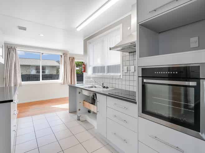 12 Ryan Avenue, Chartwell