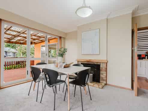 5 Saxbys Road, Glenview