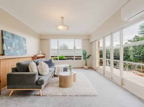 5 Saxbys Road, Glenview