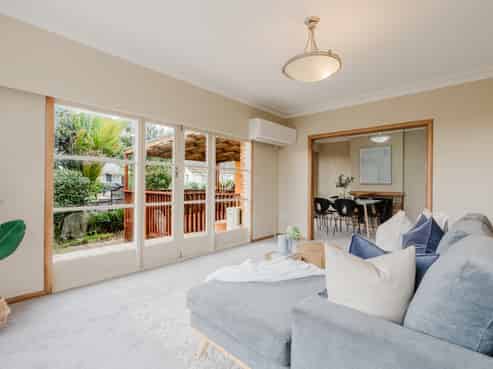 5 Saxbys Road, Glenview