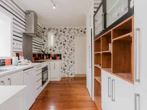 5 Saxbys Road, Glenview