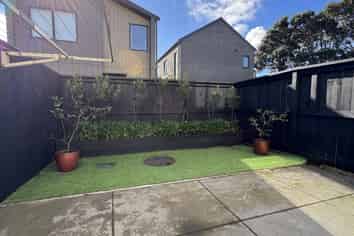 3/1 Nissan Place , Onehunga