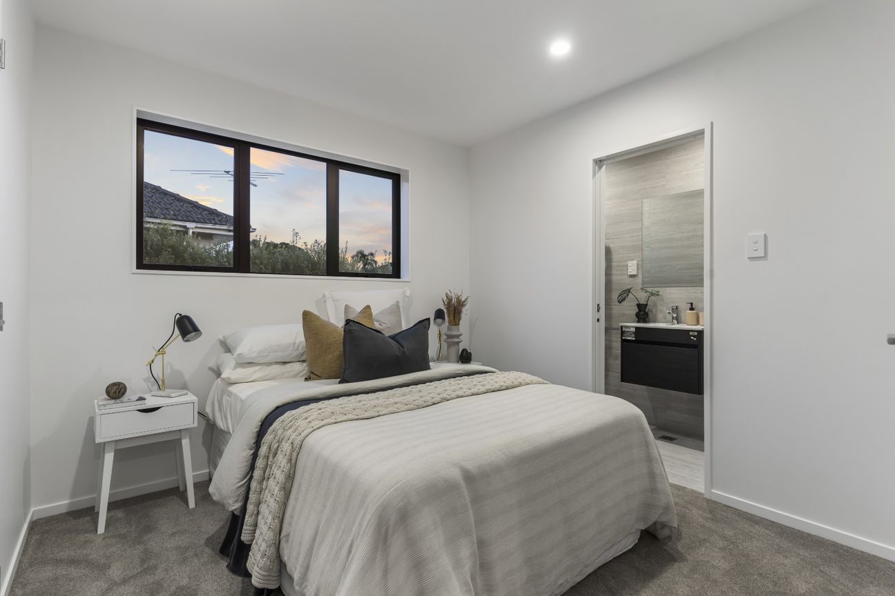 4 Bedroom, 4 Bathroom townhouse in Te Atatu Peninsula - Meer
