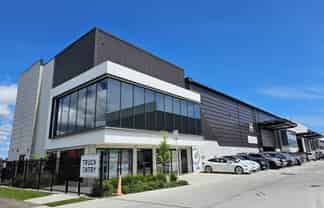 High-Stud Warehouse, Modern Showroom & Office
