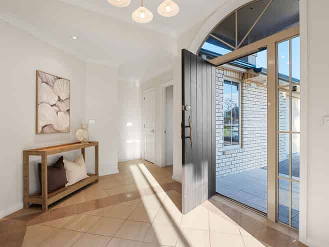 11 Raungawari Drive, Huntington