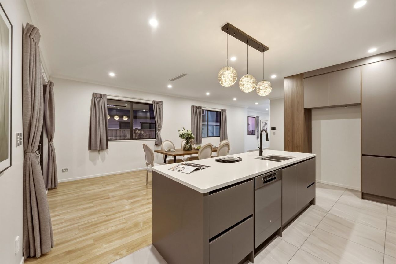 FLAT BUSH, 7 BEDROOMS – pohled 3