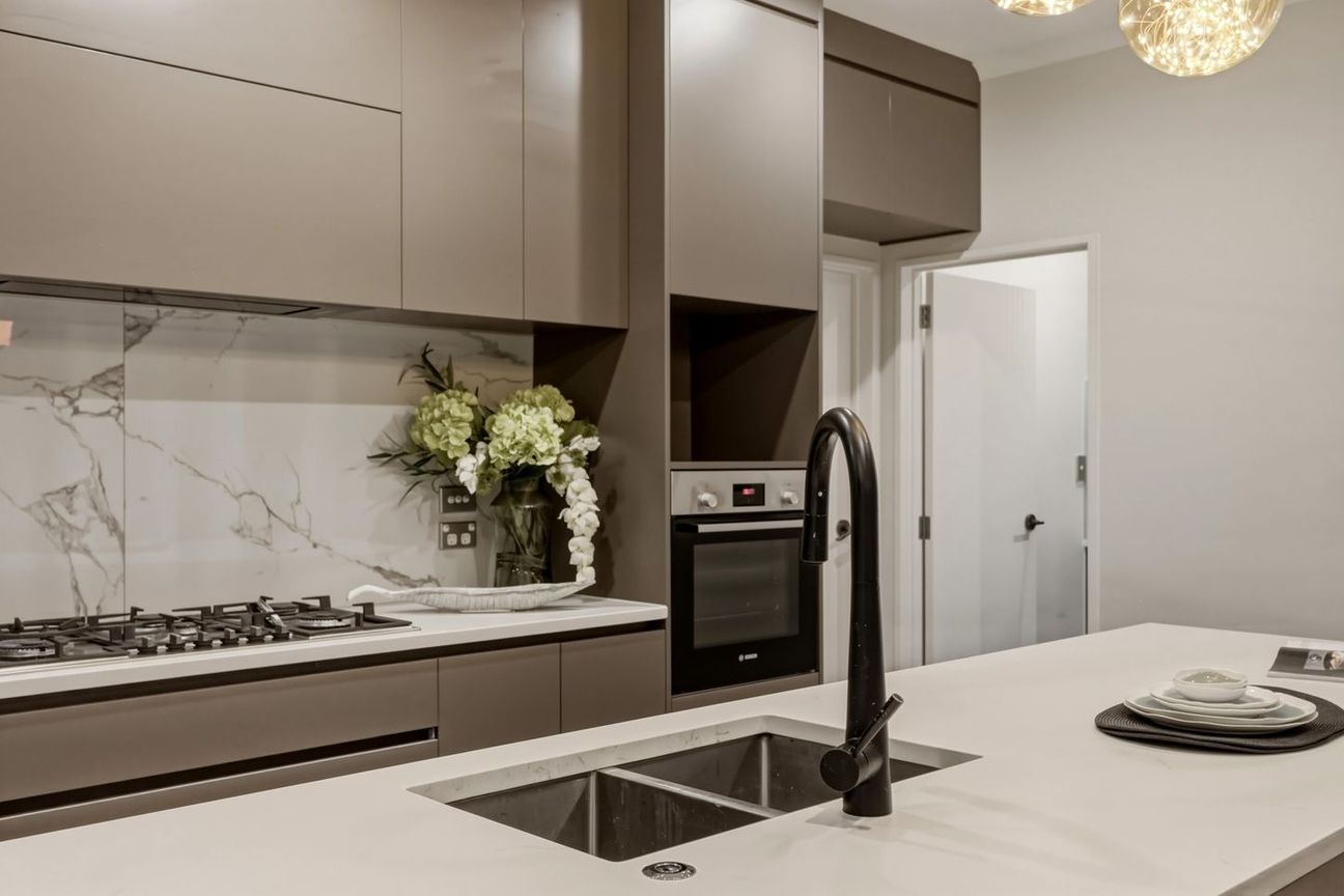 FLAT BUSH, 7 BEDROOMS – pohled 6