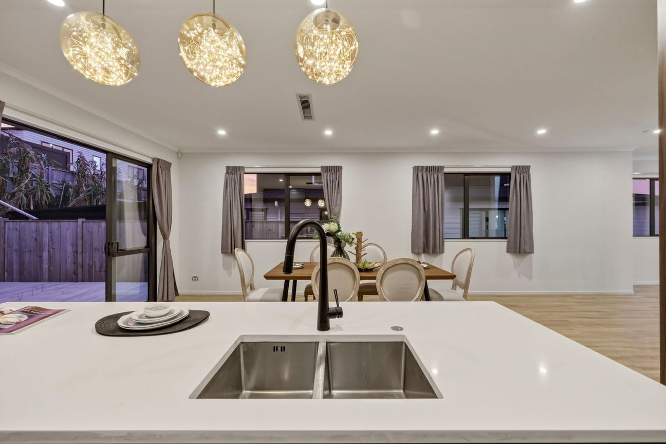 FLAT BUSH, 7 BEDROOMS – pohled 2