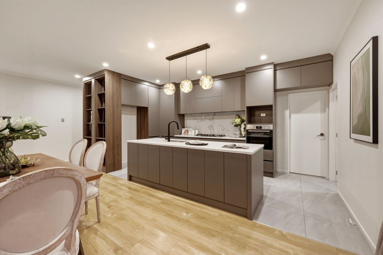 FLAT BUSH, 7 BEDROOMS – pohled 5