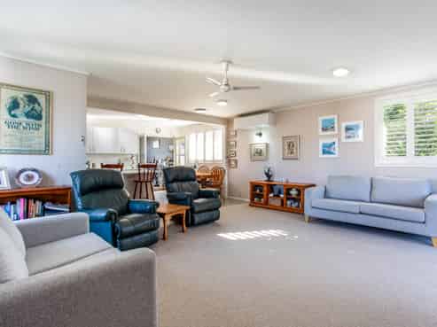 3 Crocombe Crescent, Beach Haven