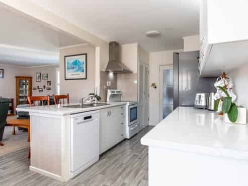 3 Crocombe Crescent, Beach Haven