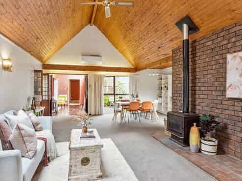 100 Rimu Road, Paraparaumu