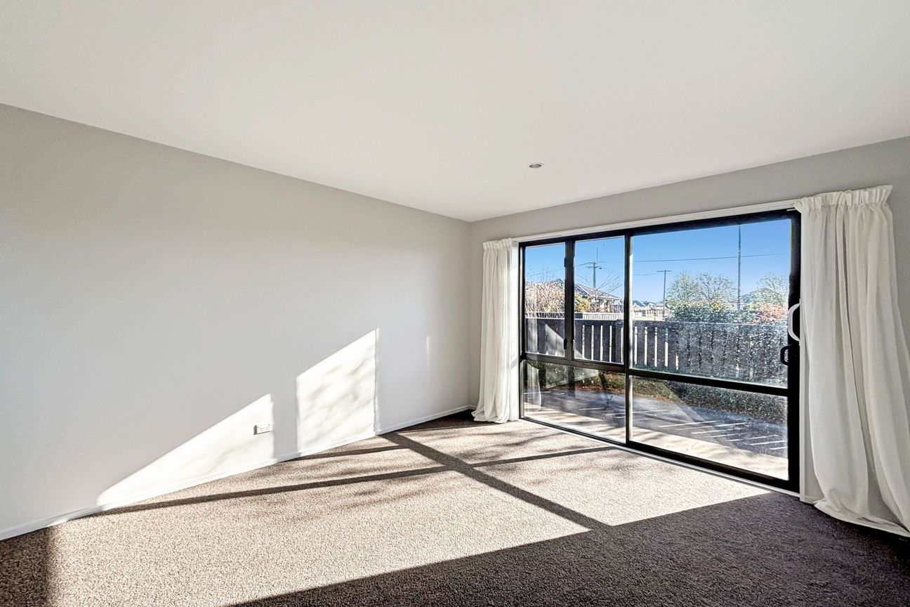 HALSWELL - OVER 60's: 2 BEDROOMS, 1 BATHROOM,  HEATPUMP, SINGLE GARAGE - Mehr