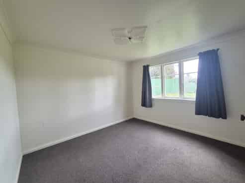 80 South Road, Manaia